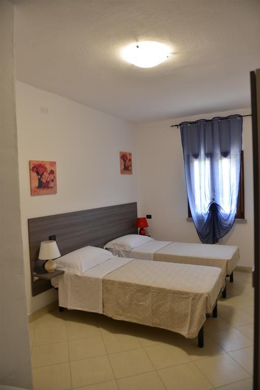 B&Birs Oliena Δωμάτιο φωτογραφία