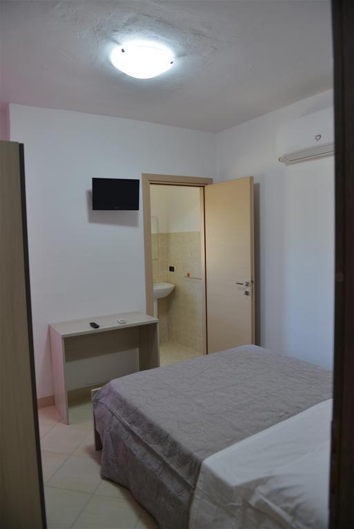 B&Birs Oliena Δωμάτιο φωτογραφία