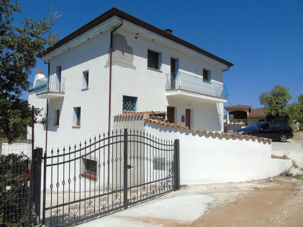 B&Birs Oliena Εξωτερικό φωτογραφία